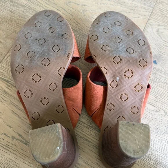 UGG Burnt Orange Heels - Size 10 - Picture 2 of 3